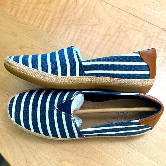 NEW Clarks Navy Striped Canvas Espadrilles Loafers - Picture 3 of 10